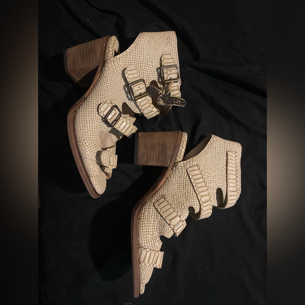 Freebird heeled sandals (white)